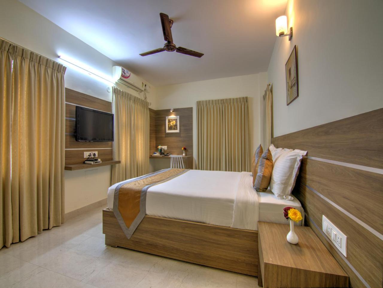 Sunshine Suites Grand Deluxe Bangalore Exterior photo