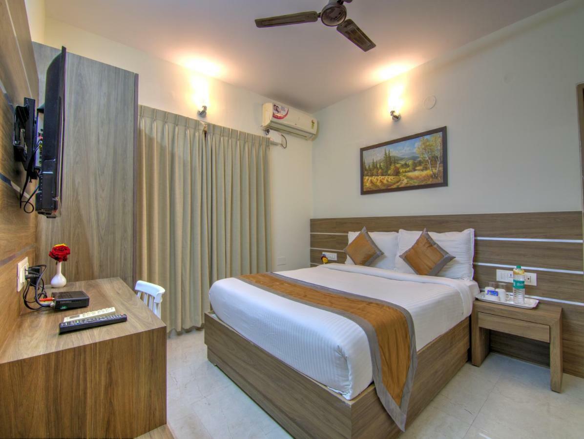 Sunshine Suites Grand Deluxe Bangalore Exterior photo